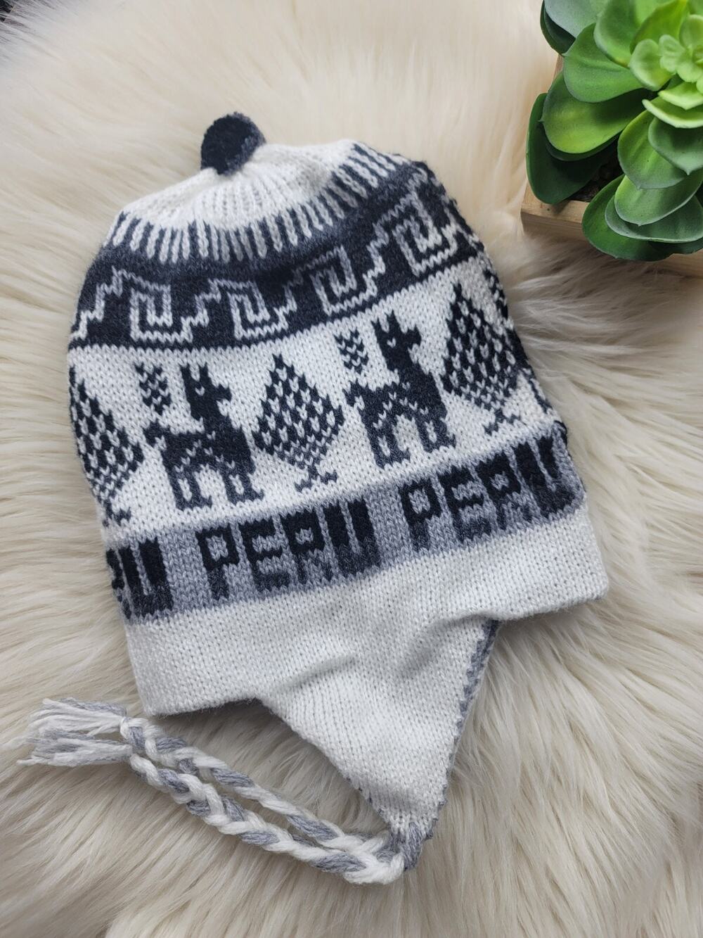 Peruvian Alpaca Reversible Chullo Beanie White & Gray W/Earflaps Ethnic Artisan